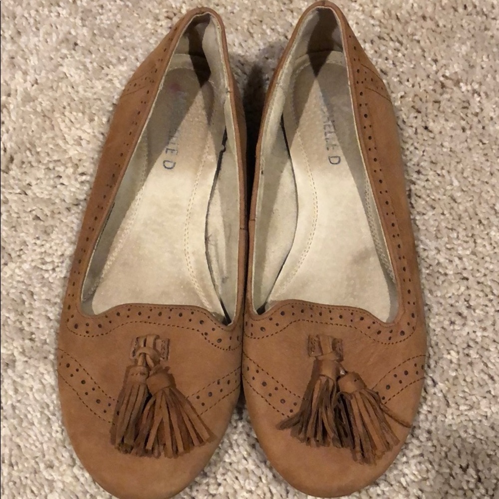Michelle D tassle flats